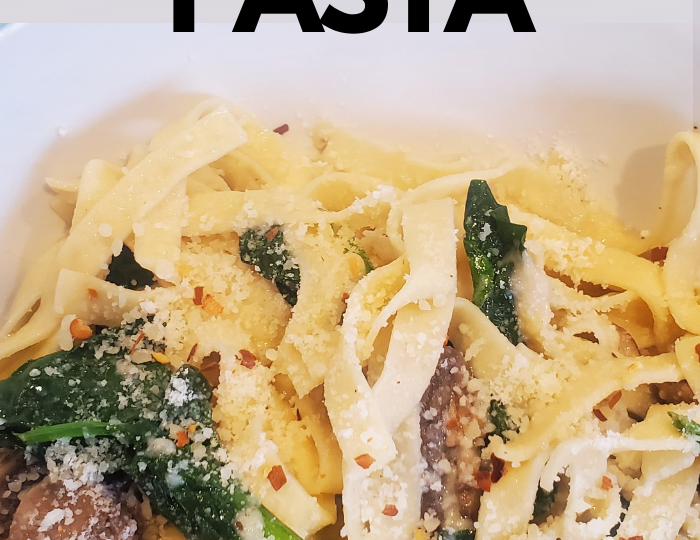 Low Carb Spinach Mushroom Pasta – Easy Vegetarian Dinner!