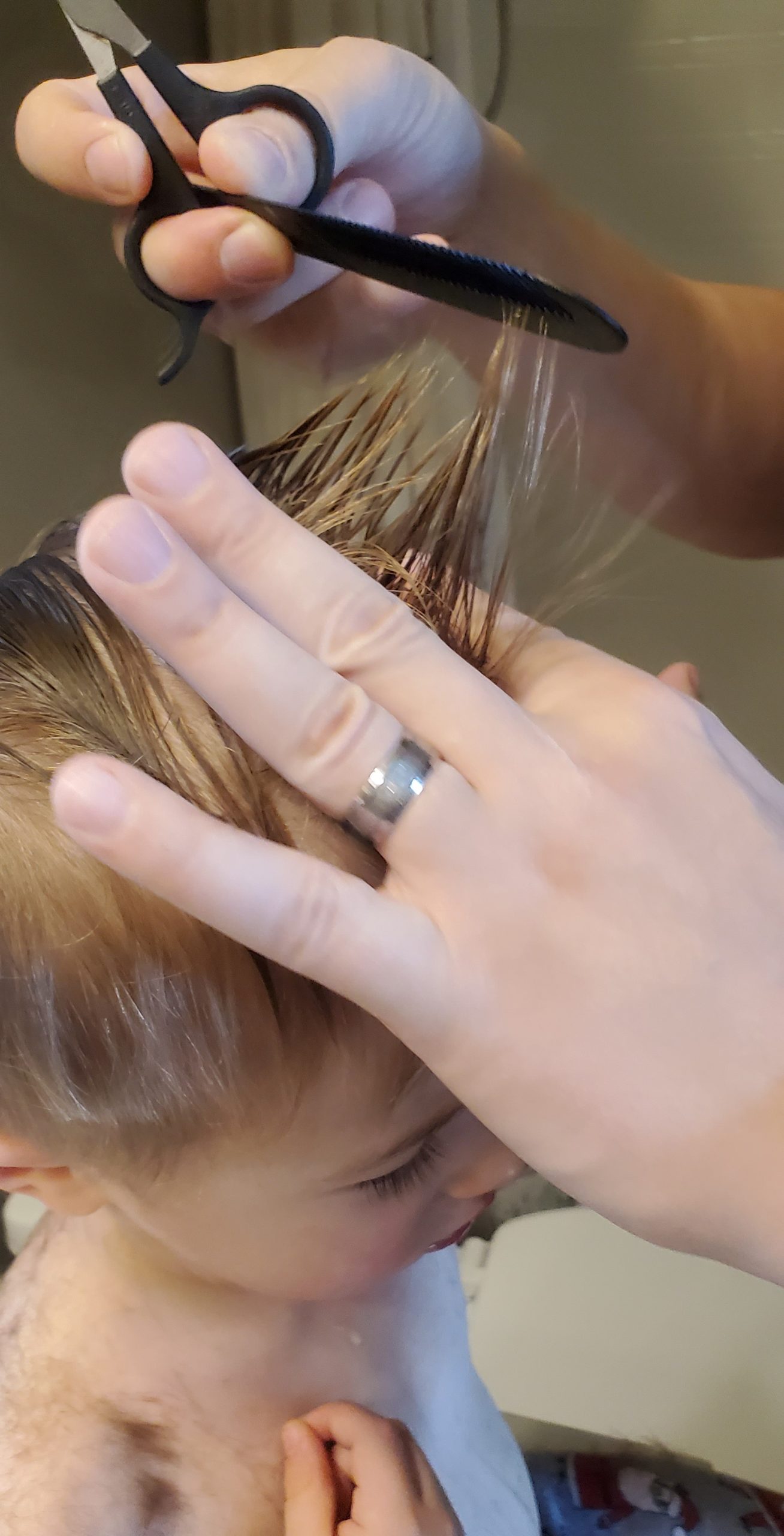 how to cut boys hair with scissors